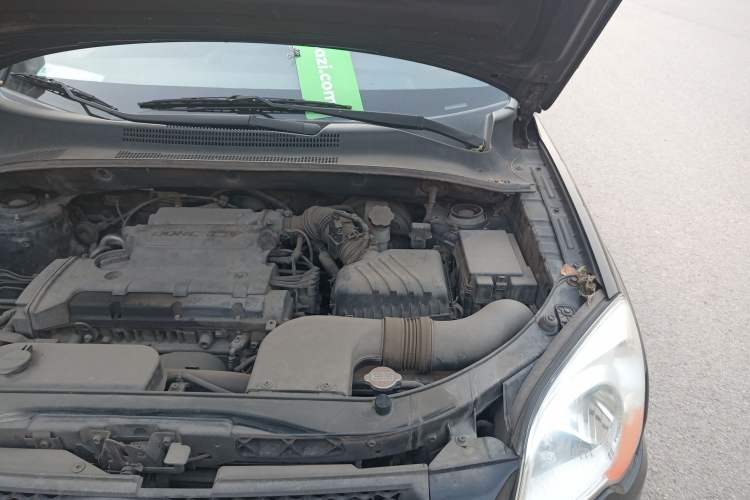 Used Kia Sportage 2011 2.0L Manual Two-Wheel-Drive GLS Engine Bay Left