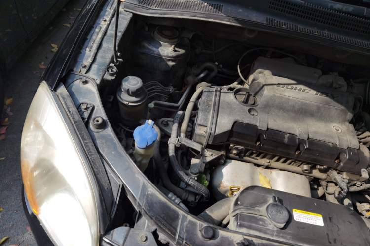 Used Kia Sportage 2011 2.0L Automatic Two-Wheel Drive GLS Engine Bay Right