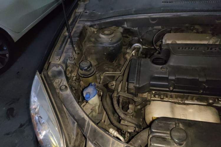 Used Kia Sportage 2011 2.0L Automatic Two-Wheel Drive GLS Engine Bay Right