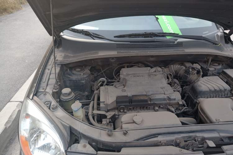 Used Kia Sportage 2011 2.0L Manual Two-Wheel-Drive GLS Engine Bay Right