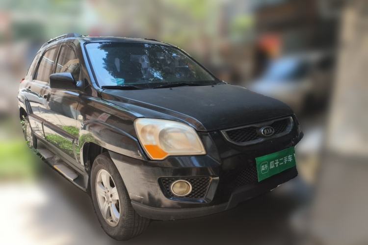 Used Kia Sportage 2011 2.0L Manual Two-Wheel Drive GL Trim Front Right 45 Deg