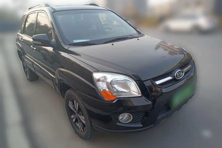 Used Kia Sportage 2011 2.0L Manual Two-Wheel-Drive GLS Front Right 45 Deg