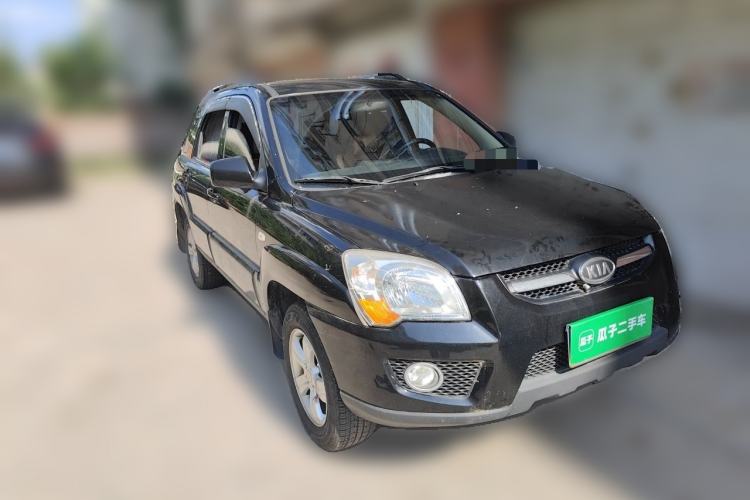 Used Kia Sportage 2011 2.0L Manual Two-Wheel Drive GL Trim Front Right 45 Deg
