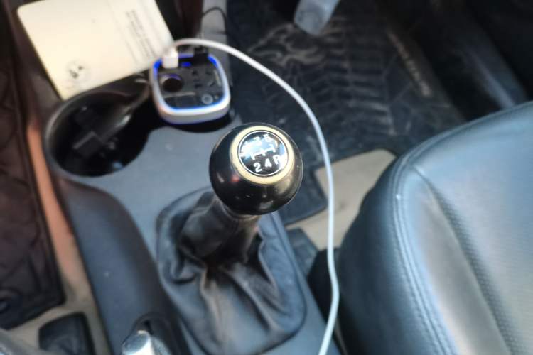 Used Kia Sportage 2011 2.0L Manual 4x4 GLS Trim Gear Lever
