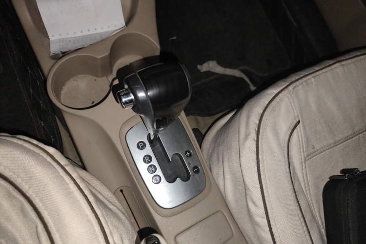 Used Kia Sportage 2011 2.0L Automatic Two-Wheel Drive GL Gear Lever
