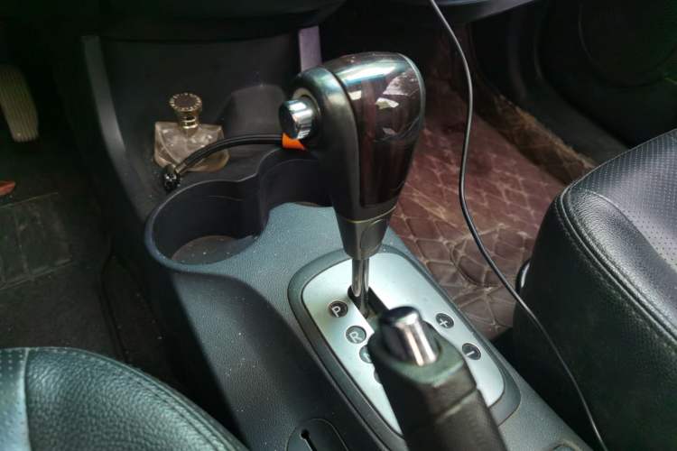 Used Kia Sportage 2011 2.0L Automatic Two-Wheel Drive GLS Gear Lever