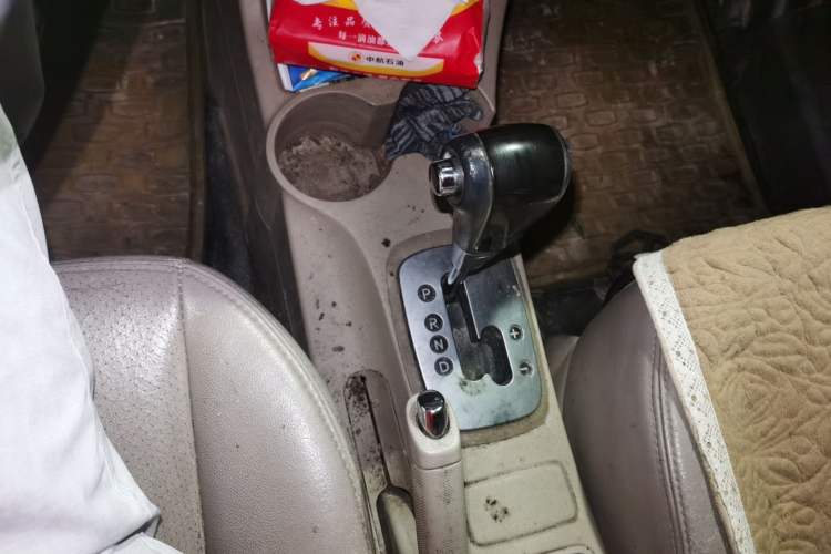 Used Kia Sportage 2011 2.0L Automatic Two-Wheel Drive GL Gear Lever