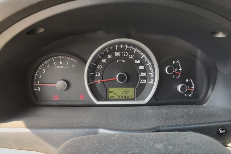 Used Kia Sportage 2011 2.0L Manual Two-Wheel Drive GL Trim Instrument Cluster