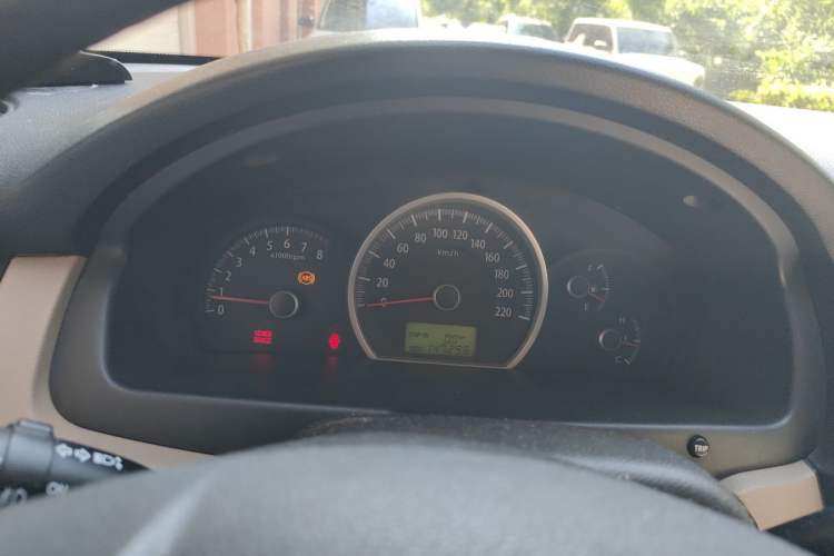 Used Kia Sportage 2011 2.0L Manual Two-Wheel Drive GL Trim Instrument Cluster