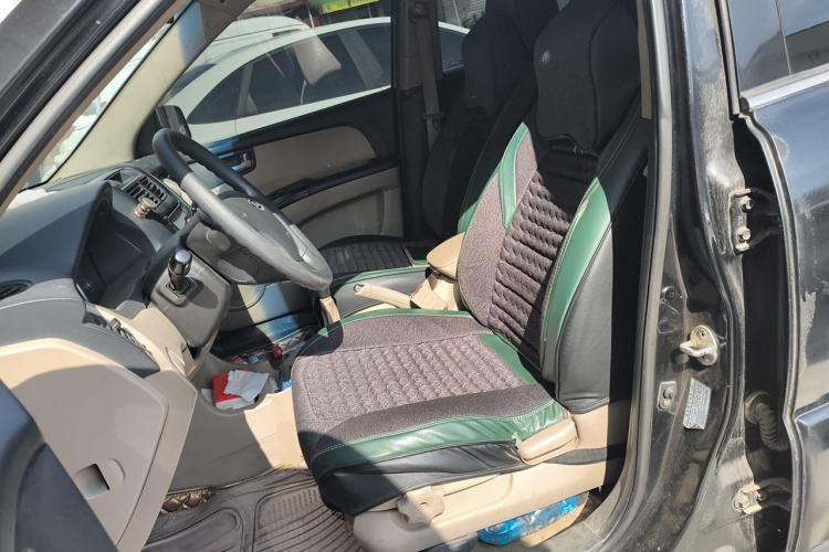 Used Kia Sportage 2011 2.0L Manual Two-Wheel Drive GL Trim Left Front Seat