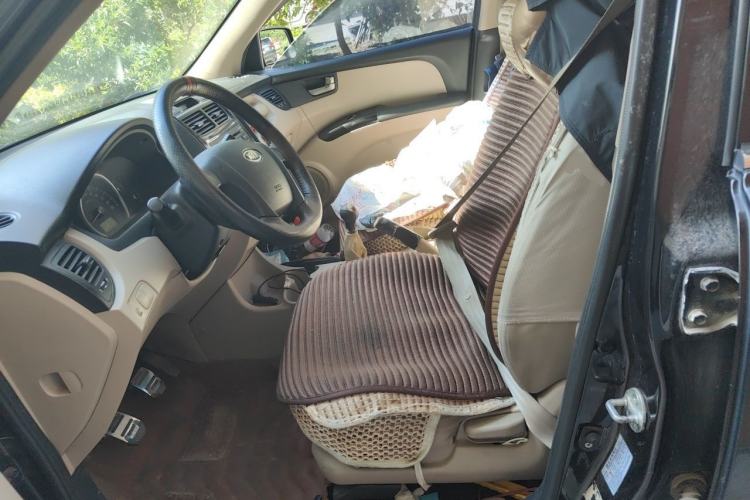 Used Kia Sportage 2011 2.0L Manual Two-Wheel Drive GL Trim Left Front Seat