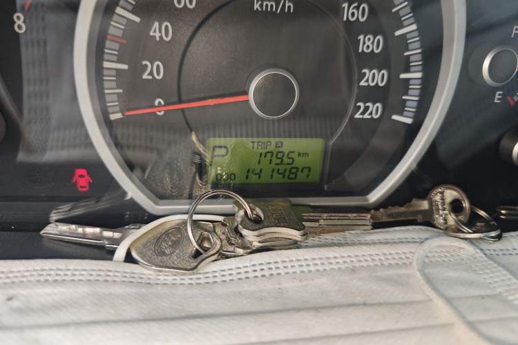 Used Kia Sportage 2011 2.0L Automatic Two-Wheel Drive GL Odometer Close Up