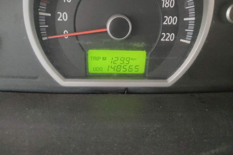 Used Kia Sportage 2011 2.0L Manual Two-Wheel Drive GL Trim Odometer Close Up