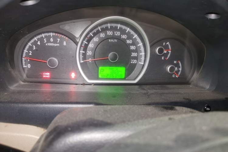 Used Kia Sportage 2011 2.0L Automatic Two-Wheel Drive GL Odometer Close Up