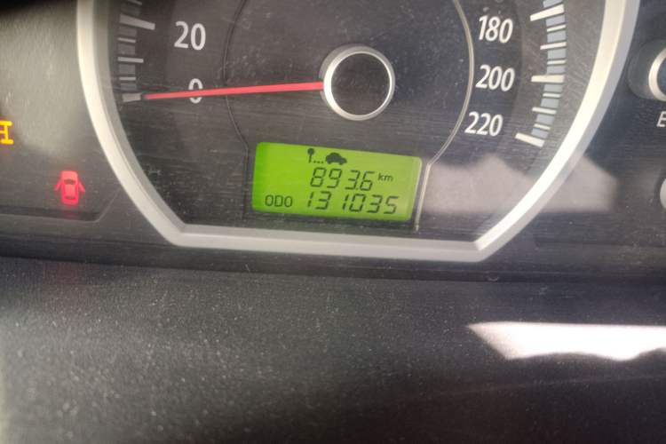 Used Kia Sportage 2011 2.0L Manual 4x4 GLS Trim Odometer Close Up