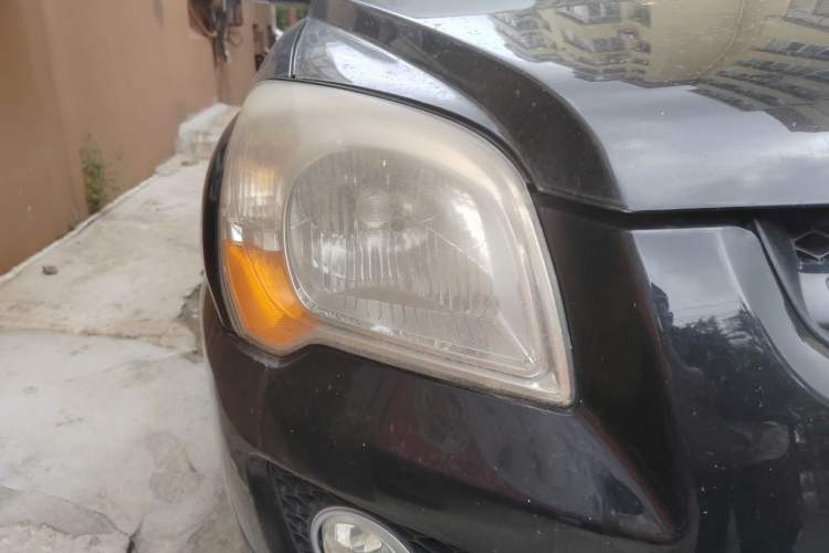 Used Kia Sportage 2011 2.0L Automatic Two-Wheel Drive GL Right Front Headlight
