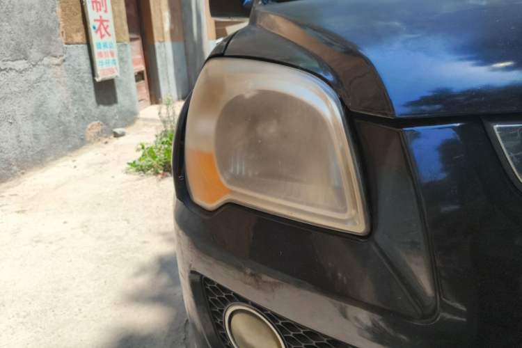 Used Kia Sportage 2011 2.0L Manual Two-Wheel Drive GL Trim Right Front Headlight
