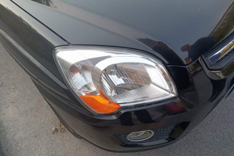 Used Kia Sportage 2011 2.0L Manual Two-Wheel-Drive GLS Right Front Headlight
