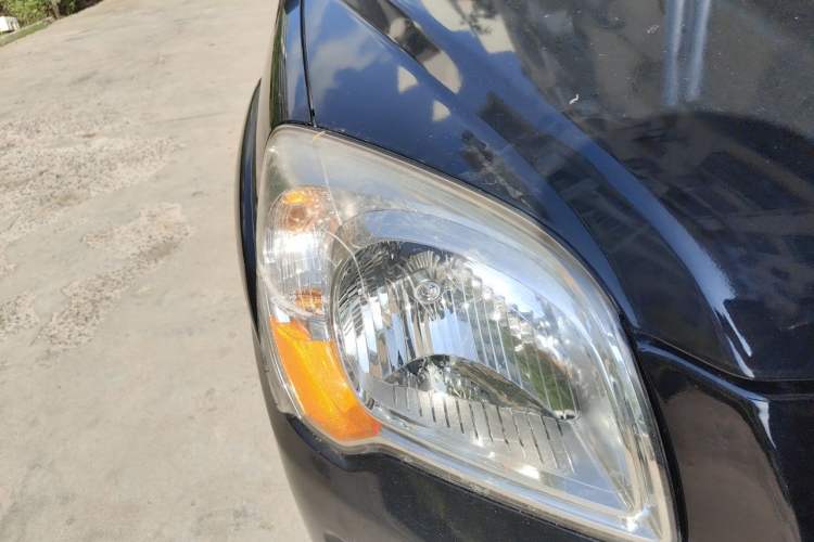 Used Kia Sportage 2011 2.0L Manual Two-Wheel Drive GL Trim Right Front Headlight