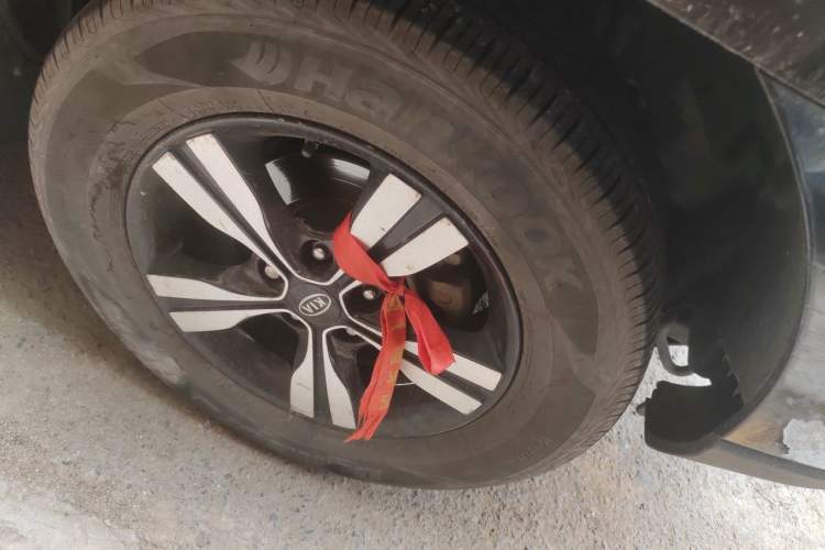 Used Kia Sportage 2011 2.0L Automatic Two-Wheel Drive GL Right Front Wheel Hub