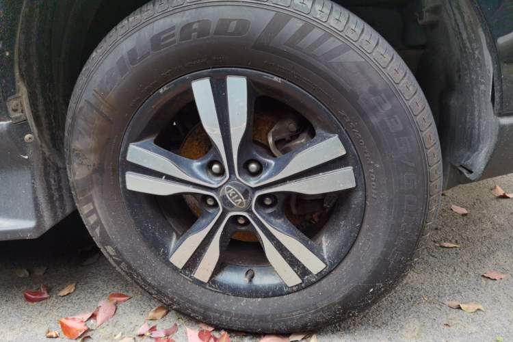 Used Kia Sportage 2011 2.0L Automatic Two-Wheel Drive GLS Right Front Wheel Hub