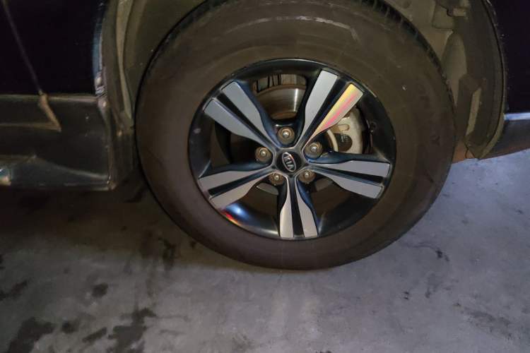 Used Kia Sportage 2011 2.0L Automatic Two-Wheel Drive GLS Right Front Wheel Hub
