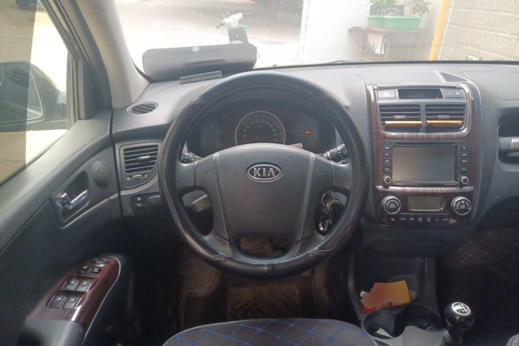 Used Kia Sportage 2011 2.0L Manual Two-Wheel-Drive GLS Steering Wheel