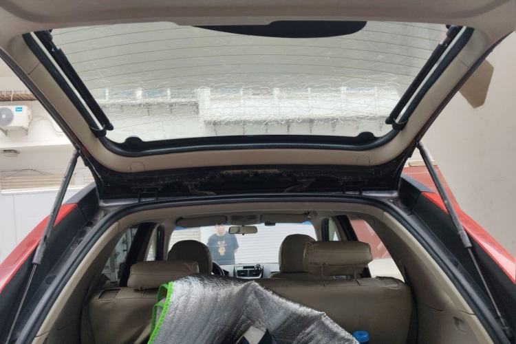 Used Kia Sportage 2011 2.0L Manual Two-Wheel Drive GL Trim Trunk