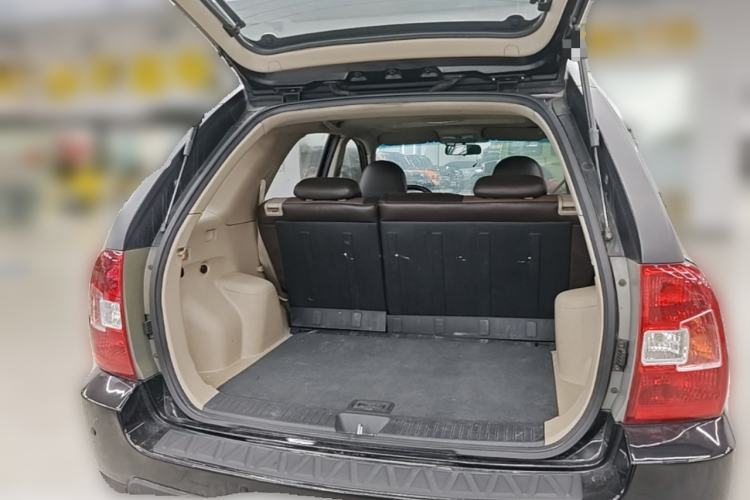 Used Kia Sportage 2011 2.0L Automatic Two-Wheel Drive GL Trunk