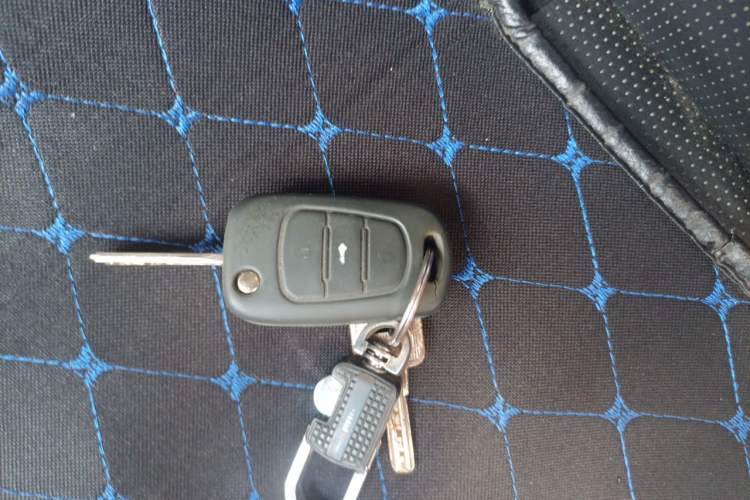 Used Kia Sportage 2011 2.0L Manual Two-Wheel-Drive GLS Vehicle Key