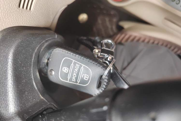 Used Kia Sportage 2011 2.0L Automatic Two-Wheel Drive GL Vehicle Key