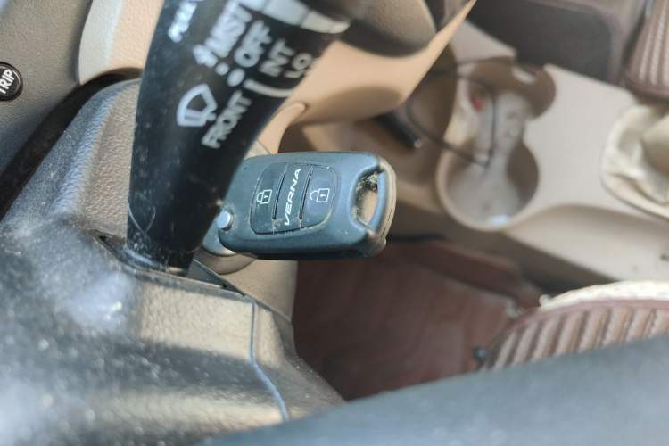 Used Kia Sportage 2011 2.0L Manual Two-Wheel Drive GL Trim Vehicle Key