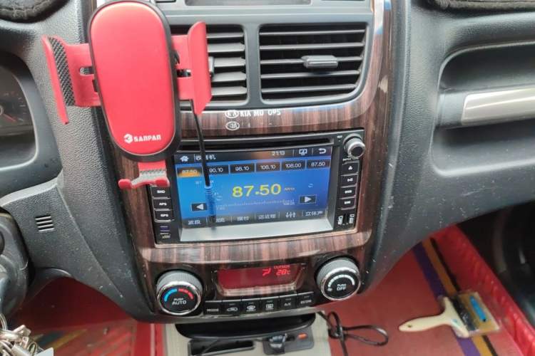 Used Kia Sportage 2011 2.0L Manual Two-Wheel-Drive GLS Audio And AC Panel