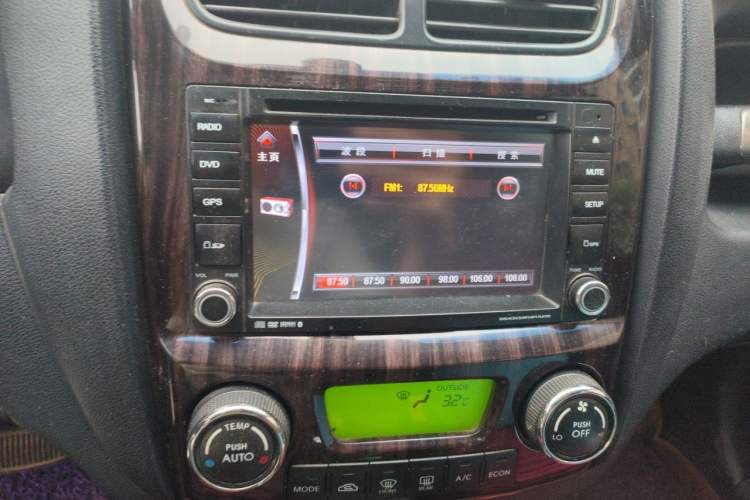 Used Kia Sportage 2011 2.0L Automatic Two-Wheel Drive GLS Audio And AC Panel