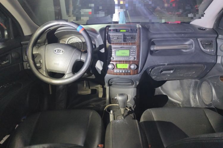 Used Kia Sportage 2011 2.0L Automatic Two-Wheel Drive GLS Center Console