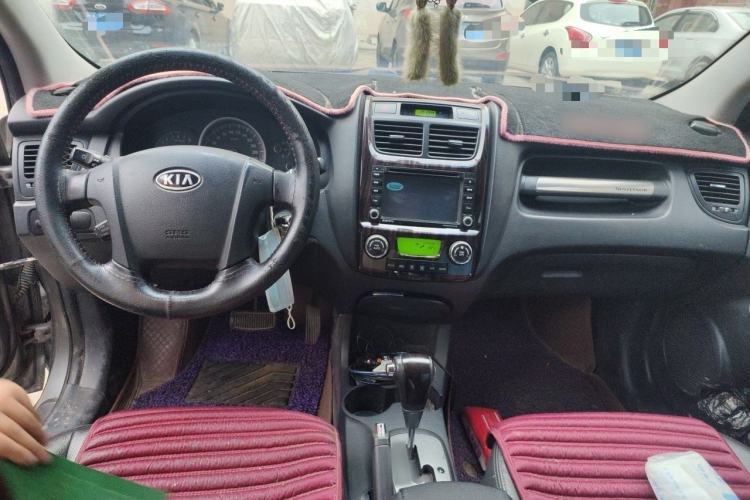 Used Kia Sportage 2011 2.0L Automatic Two-Wheel Drive GLS Center Console
