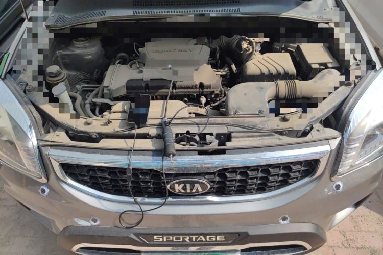 Used Kia Sportage 2011 2.0L Manual Two-Wheel-Drive GLS Engine Bay