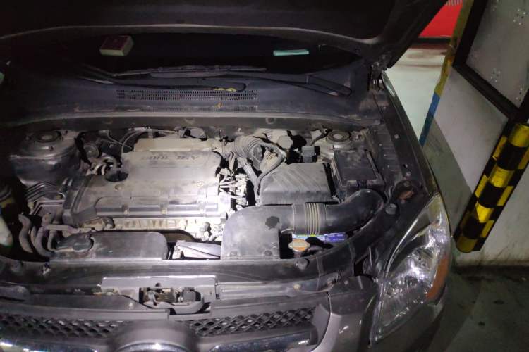 Used Kia Sportage 2011 2.0L Automatic Two-Wheel Drive GLS Engine Bay Left