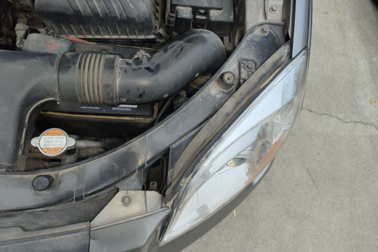 Used Kia Sportage 2011 2.0L Automatic Two-Wheel Drive GLS Engine Bay Left