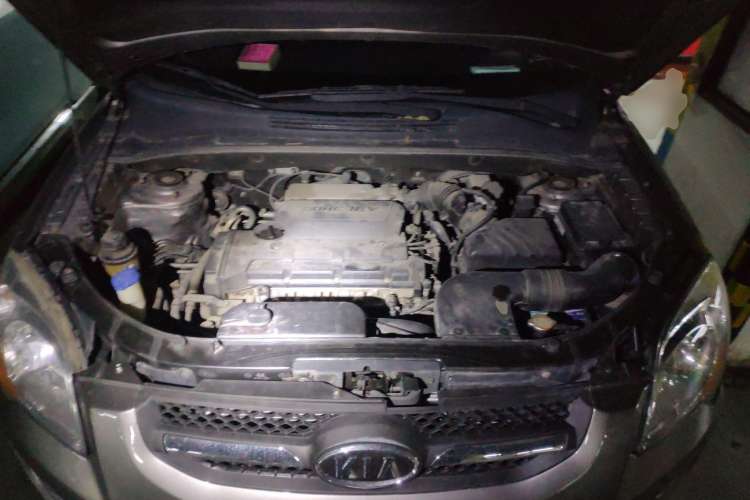 Used Kia Sportage 2011 2.0L Automatic Two-Wheel Drive GLS Engine Bay