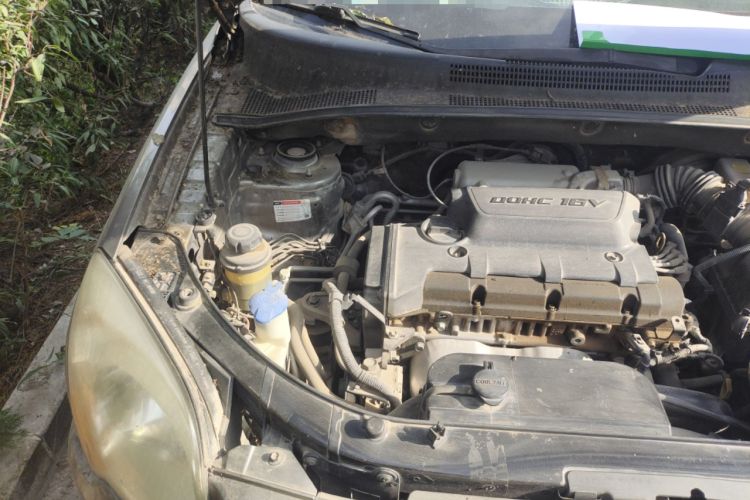 Used Kia Sportage 2011 2.0L Automatic Two-Wheel Drive GLS Engine Bay Right