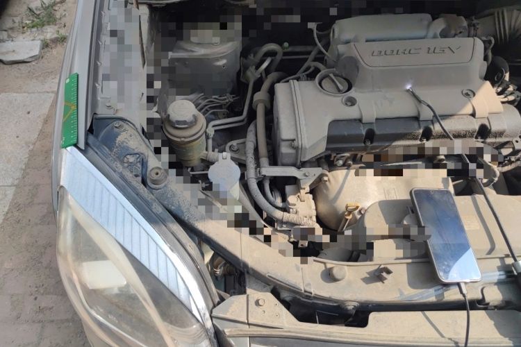 Used Kia Sportage 2011 2.0L Manual Two-Wheel-Drive GLS Engine Bay Right