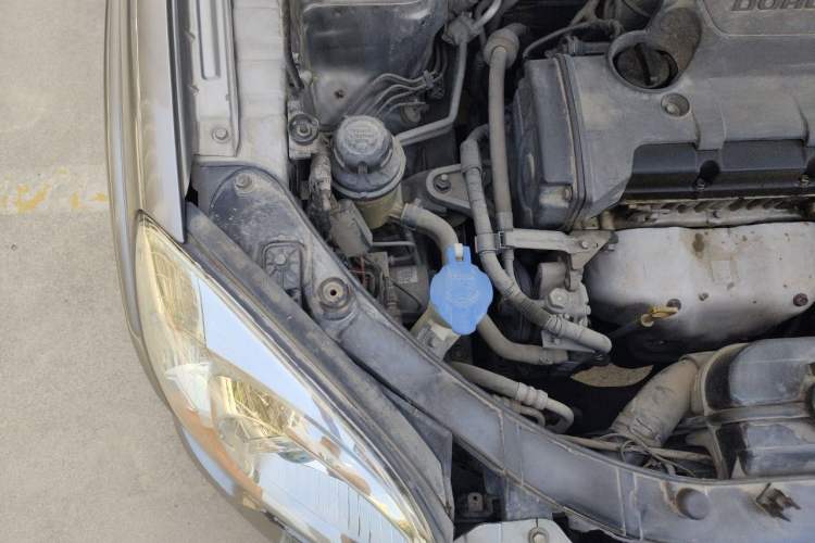 Used Kia Sportage 2011 2.0L Automatic Two-Wheel Drive GLS Engine Bay Right