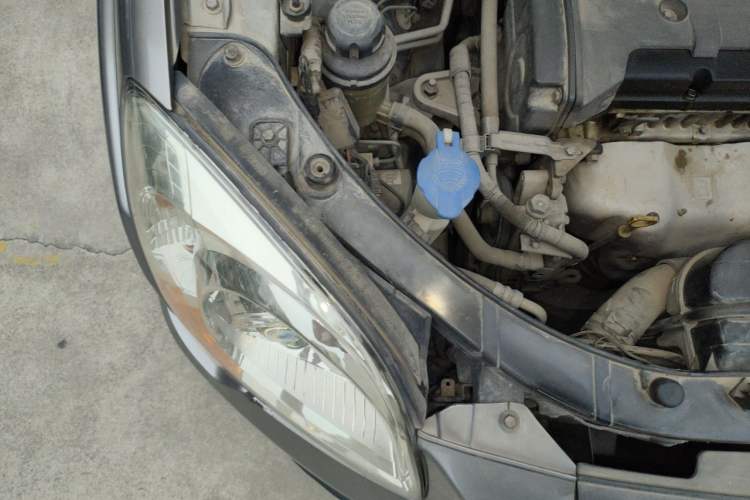 Used Kia Sportage 2011 2.0L Automatic Two-Wheel Drive GLS Engine Bay Right