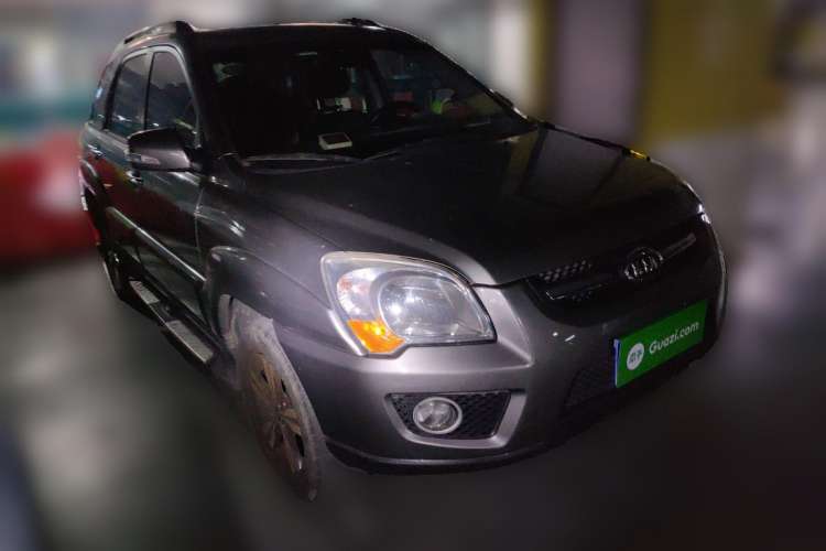 Used Kia Sportage 2011 2.0L Automatic Two-Wheel Drive GLS Front Right 45 Deg