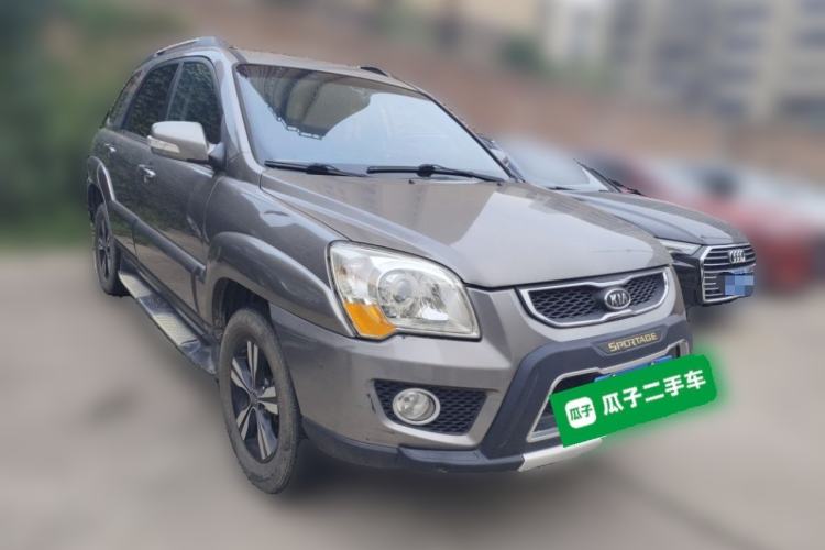 Used Kia Sportage 2011 2.0L Automatic Two-Wheel Drive GLS Front Right 45 Deg