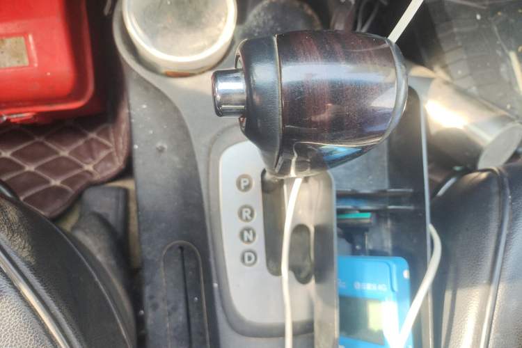 Used Kia Sportage 2011 2.0L Automatic Two-Wheel Drive GLS Gear Lever