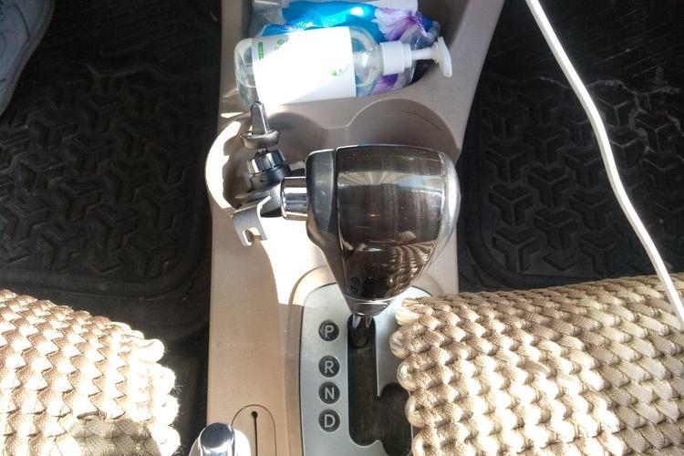 Used Kia Sportage 2011 2.0L Automatic Two-Wheel Drive GLS Gear Lever