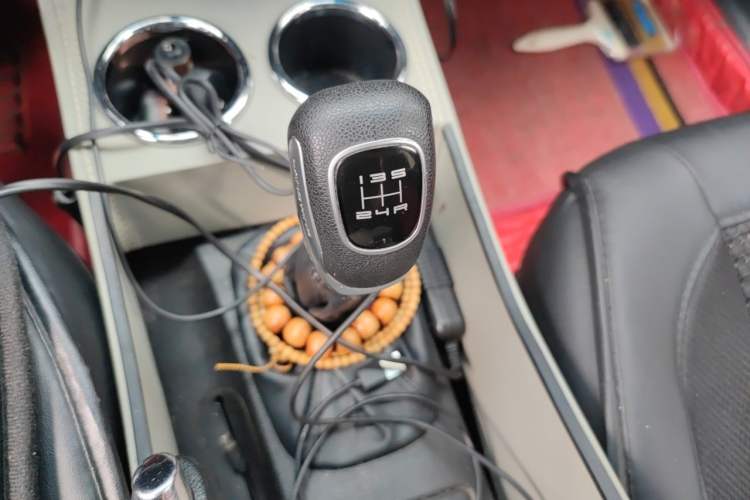 Used Kia Sportage 2011 2.0L Manual Two-Wheel-Drive GLS Gear Lever