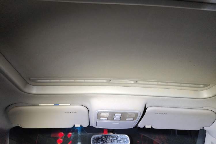 Used Kia Sportage 2011 2.0L Automatic Two-Wheel Drive GLS Headliner